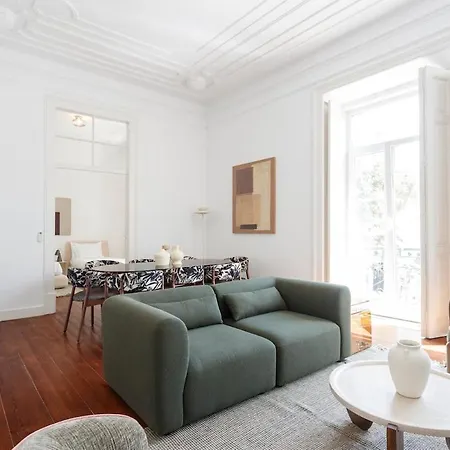 Ratto - 4 Bedroom Apartment *